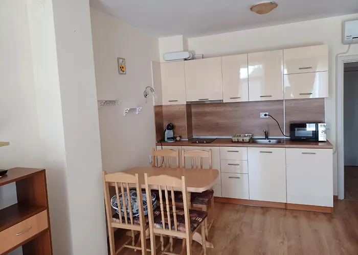 アパート - студио престиж 3 ヒサリャ